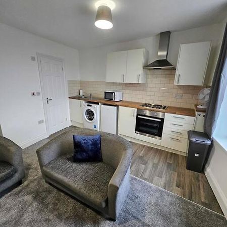 Fully Equipped Kitchen, Double Room Neath Eksteriør billede