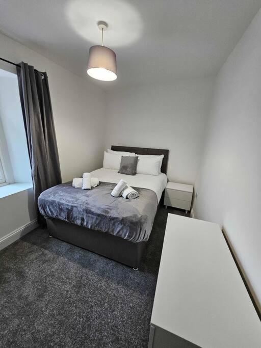 Fully Equipped Kitchen, Double Room Neath Eksteriør billede