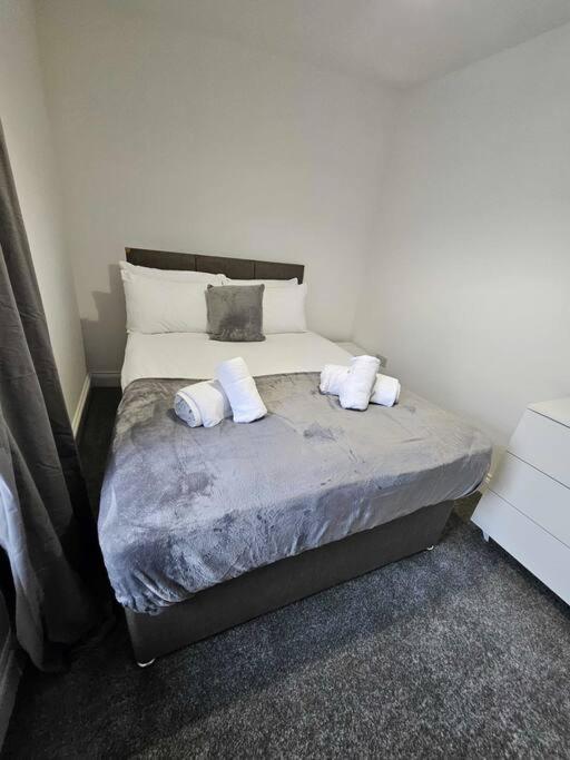 Fully Equipped Kitchen, Double Room Neath Eksteriør billede